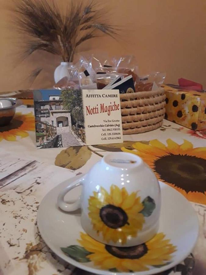 Bed and Breakfast Notti Magiche à Castelvecchio Calvisio Extérieur photo